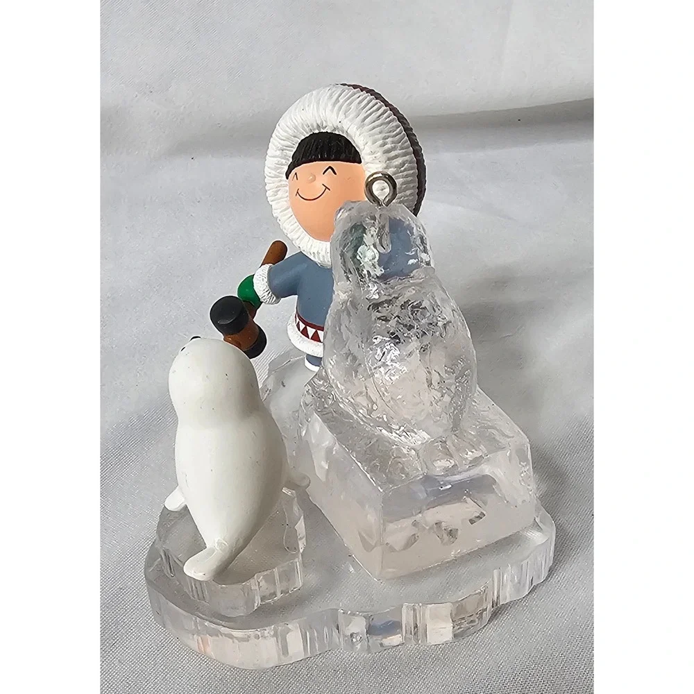 Hallmark Keepsake Ornament 2006 Frosty Friends Cool Ice Carver Blue White 3in